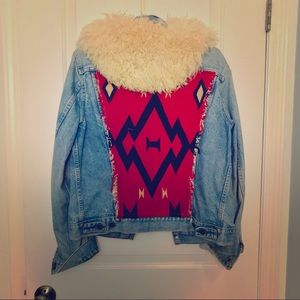 Vintage Denim Levi’s Jacket with Sherpa collar